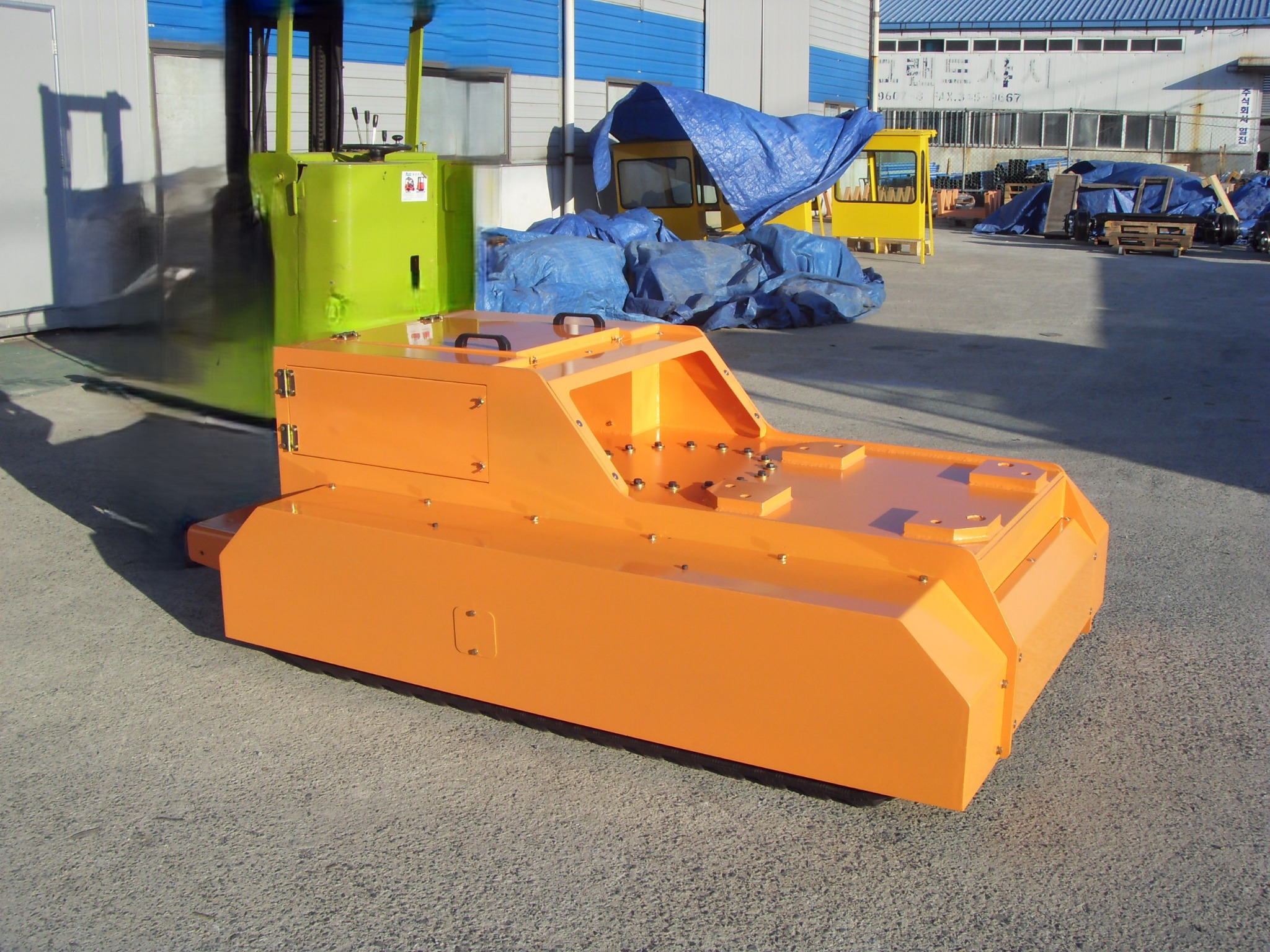 궤도형 로봇이송장비